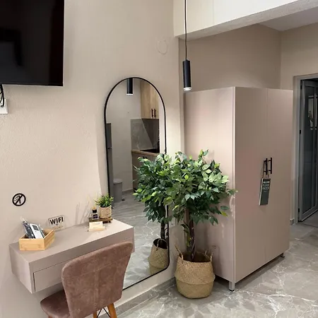 Gatos Village Luxurious Suites&lofts *