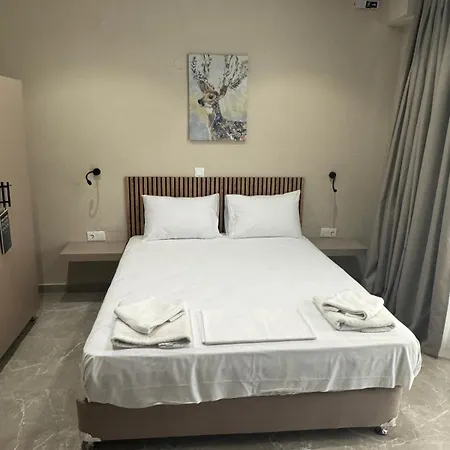 Apartamento Gatos Village Luxurious Suites&lofts