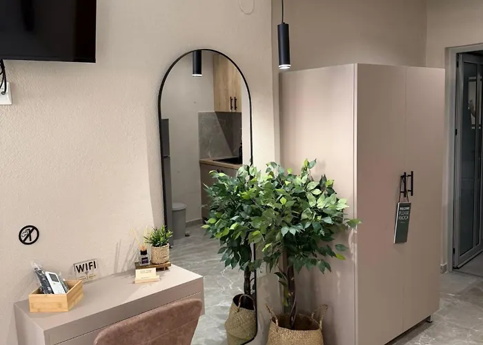 Gatos Village Luxurious & Lofts *